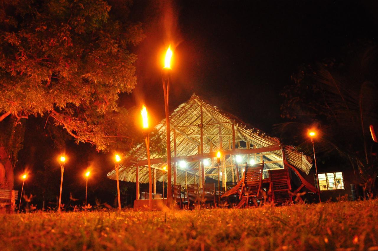 Hotel Thuduwa Camp Embilipitiya Exterior foto