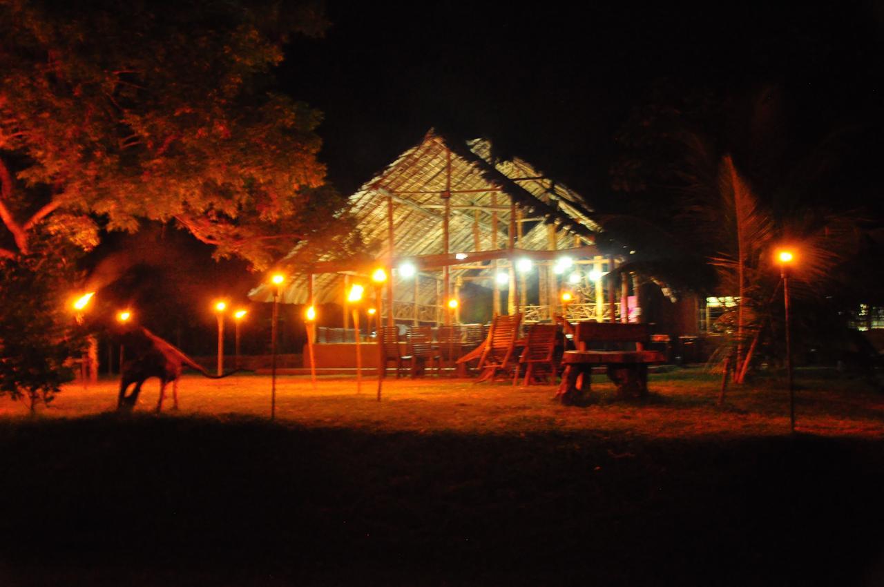 Hotel Thuduwa Camp Embilipitiya Exterior foto